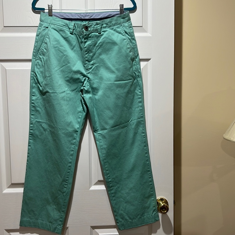 Like New Brooks Brothers men’s chinos Clark fit in mint size W33/L30.